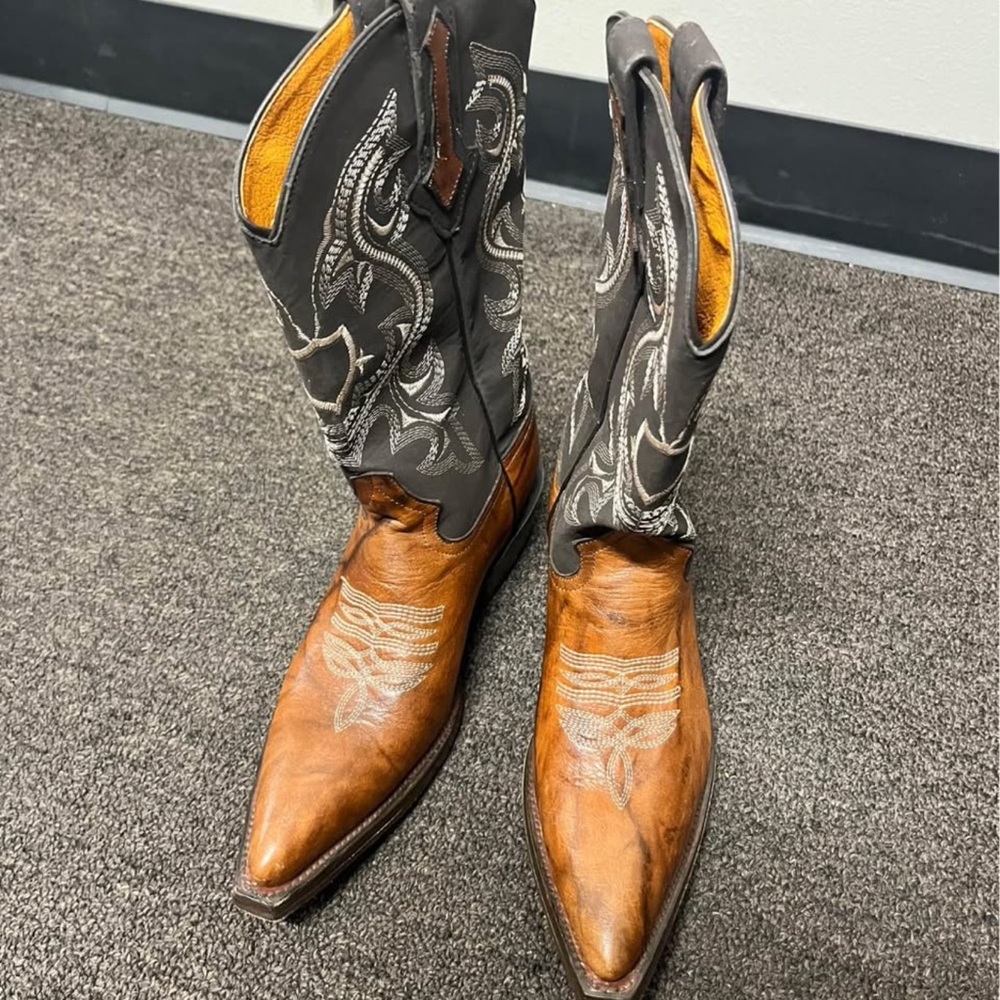 Women’s Brown and Gray Western Boots real leather never used size 7